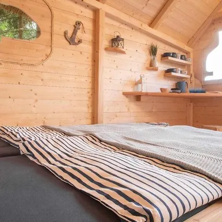 Treehouse U Lesa Camping