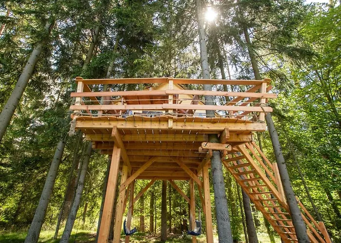 Treehouse U Lesa Osecna