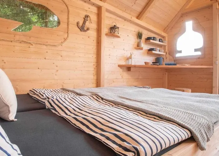 Treehouse U Lesa Camping